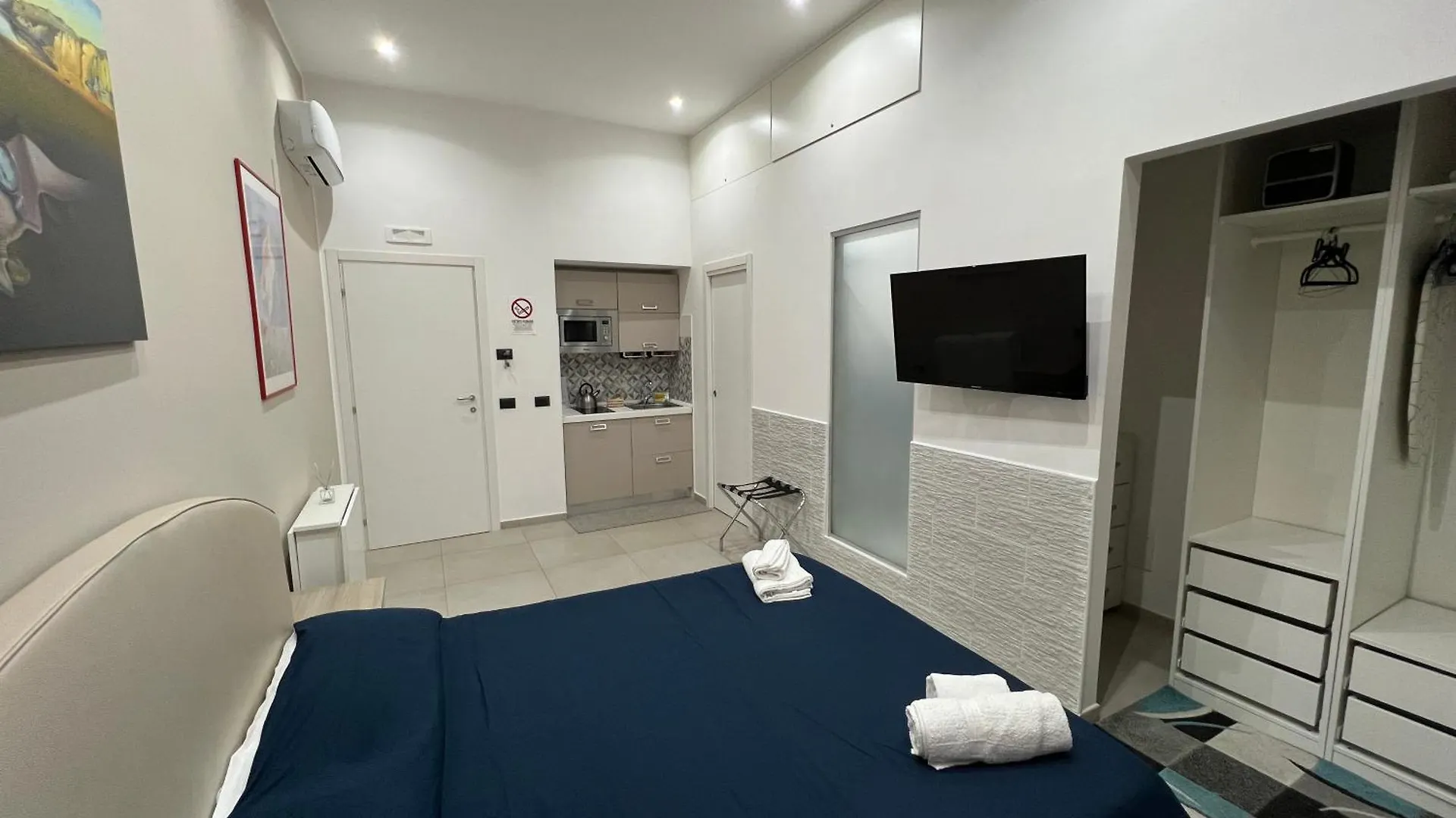 Room25Mq Cercola 0*,  Italy